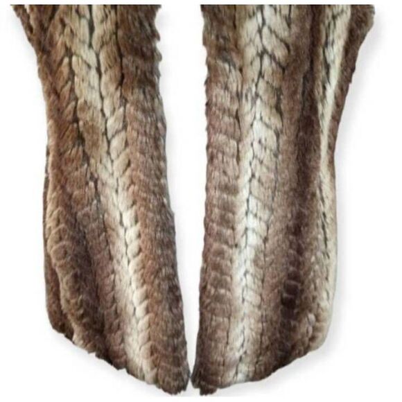 LIZ CLAIBORNE FAUX FUR VEST SZ.SP EUC. - Picture 3 of 8